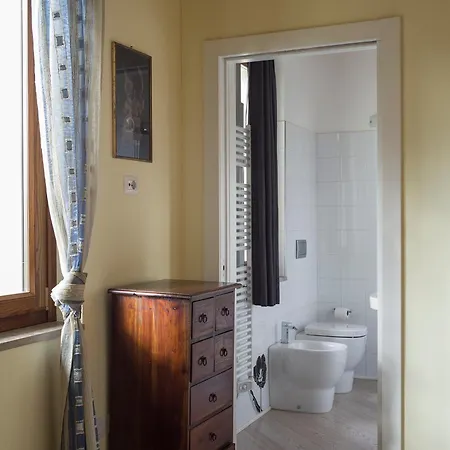 Djenga - Rock 'n Guest house Genga (Ancona)